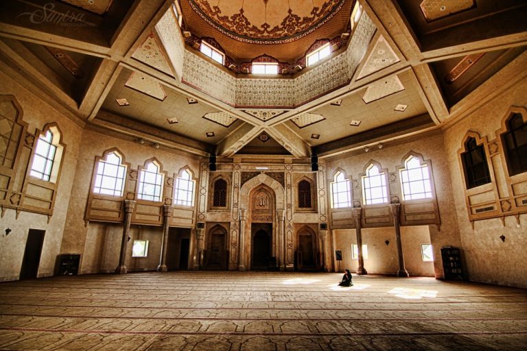 Jika Kita Lewatkan Solat, Allah Akan Lewatkan Kejayaan, Rezeki, Jodoh & Doa