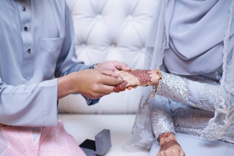 Dalam Soal Mencari Jodoh, Berterus-Terang Itu Lebih Baik. Semak 9 Lagi Tip Lain!
