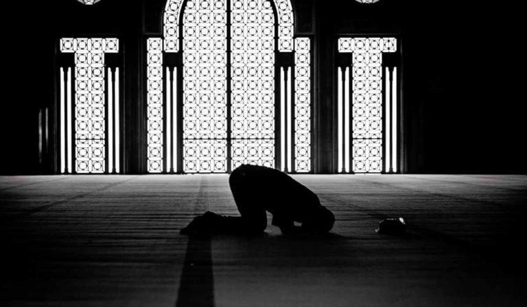 12 Perkara Yang Kita Tahu Banyak Fadhilatnya, Tapi Kita Tak Pernah Ambil Peduli