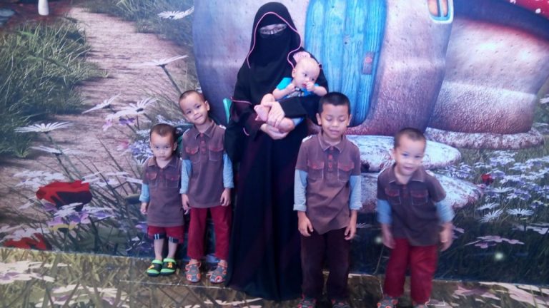 Ibu Yang Berderet Anak Lelaki, Berbanggalah Kerana Anda Menjadi Cinta Pertama Mereka