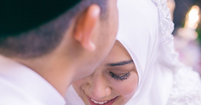 Sakat Suami Waktu Ada Wuduk, Gurau Senda Suami Isteri Yang ‘Membahagiakan’