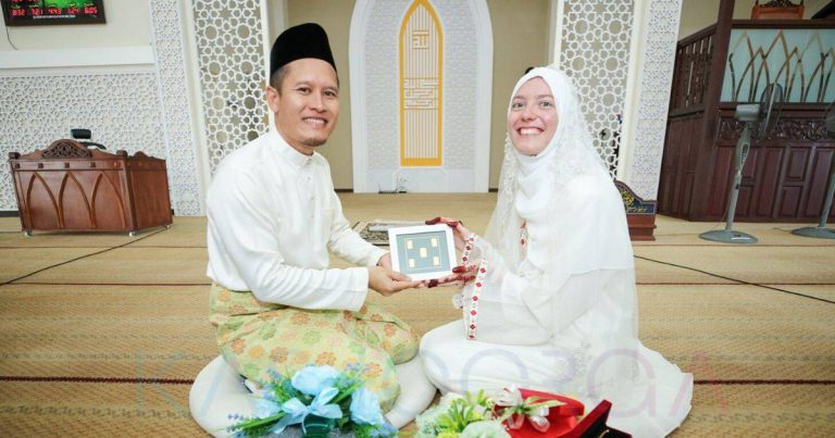 Kenal Di Laman Instagram, Lelaki Ini Tak Percaya Kahwin Gadis Itali Yang Peluk Islam Setahun Lalu!