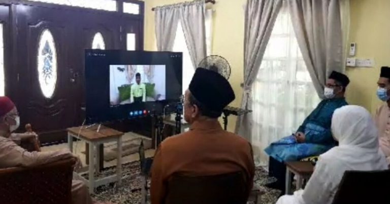 Alhamdulillah, JAWI Sempurnakan Majlis Pasangan Pengantin Pertama Nikah Secara Online Di Rumah