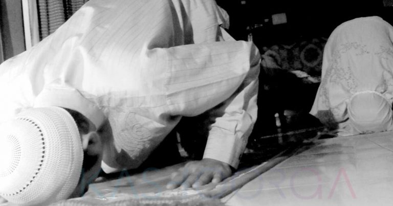 Ini Caranya Buat Solat Tarawih 8 & 20 Rakaat Di Rumah, Ikut Panduan JAKIM