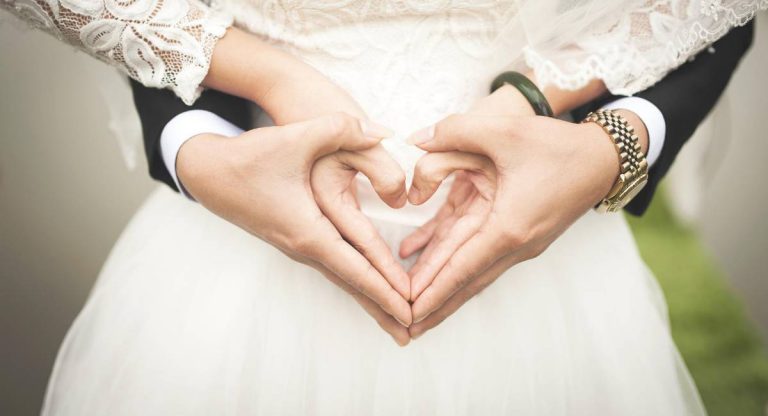 Hati-hati Menziharkan Wajah Isteri Dengan Arwah Nenek