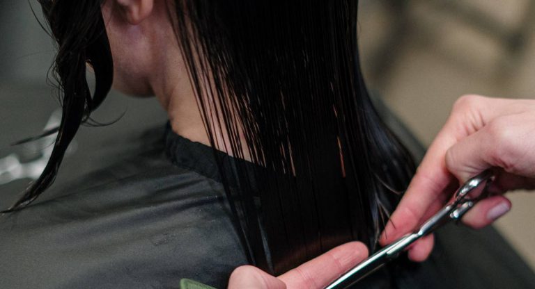 Betapa Allah Jaga Aib Wanita, Rambut Yang Dipotong Tetap Dianggap Aurat