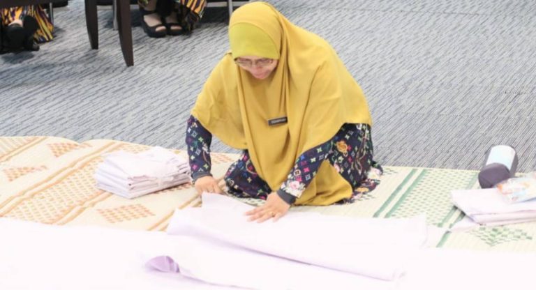 5 Helai Kain Kafan Sahaja ‘Harta’ Dunia Untuk Dibawa Ke Barzakh