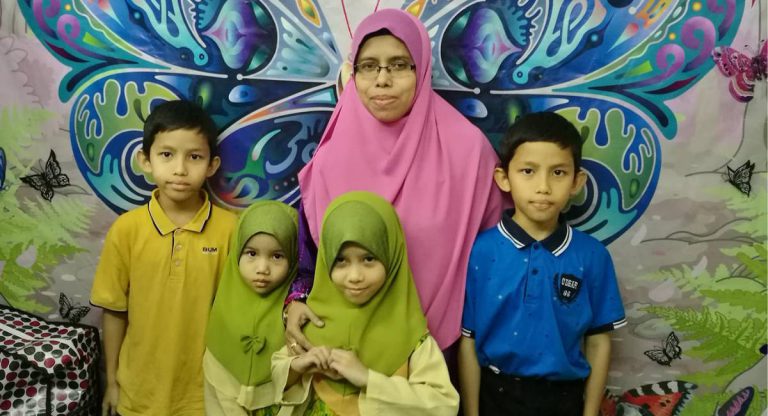 Sapu Air Lebihan Wuduk Ke Wajah Anak-anak, Kunci Rahsia Mereka Dengar Kata