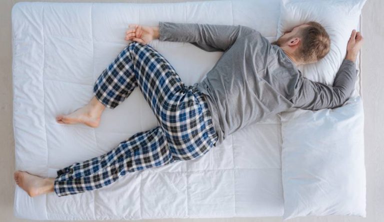 Kenapa Agama Larang Tidur Meniarap? Nampak Biadap Tapi Rasulullah Gunakan Kaki Kejutkan Sahabat