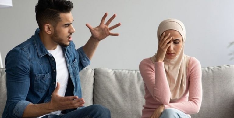 Benarkah Suami Ada Hak Melarang Pasangan Dari Balik Ziarah Keluarganya? Adakah  Isteri Wajib Taati Perintah Ini?