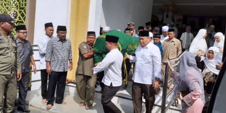 Bolehkah Isteri Dalam ‘Iddah Mengiringi Jenazah Suami Ke Masjid Sebagai Tanda Penghormatan Terakhir?