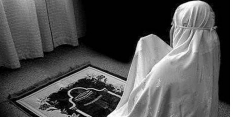 Wanita Lebih Afdal Solat Tarawih Di Rumah Berbanding Masjid, Ini Hadis Mengenainya