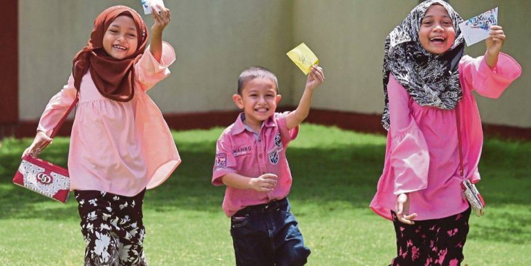 Mufti Perjelas Hukum Ibu Bapa Guna Duit Raya Anak