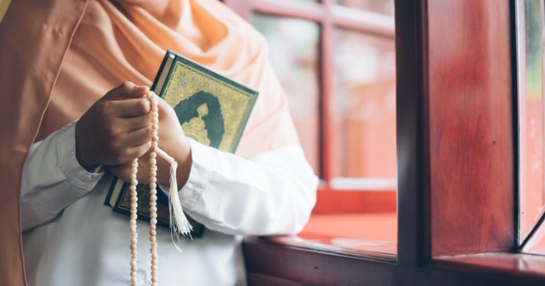Doa Ibu Boleh Tembus Ke Langit Tanpa Ada Filter. ‘Nak Anak Berjaya, Kena Doa Dari Baby.’