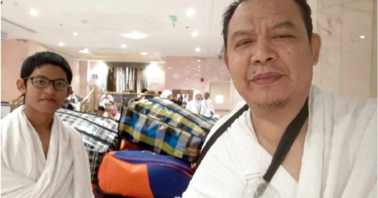 ‘Tak Putus Buat Solat Hajat, Baca Yasin.’ Sebulan Jemaah Umrah Hilang, 2 Beradik Ikhtiar Ke Makkah Cari Ayah