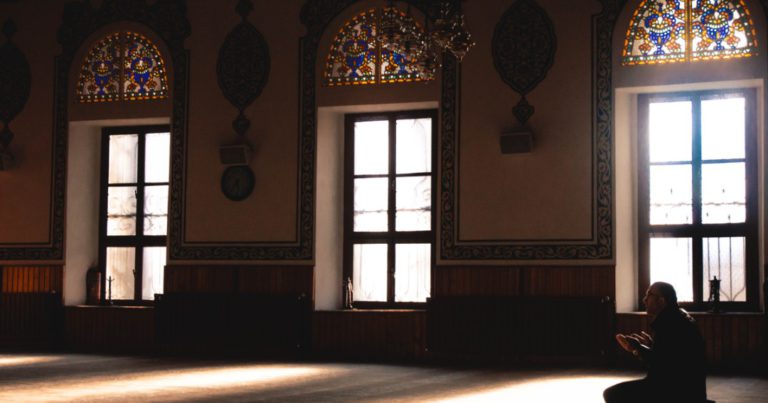 ‘Baca Lebih Dapat Pahala Ke?’ Membaca Dua Surah Berbeza Dalam Rakaat Yang Sama