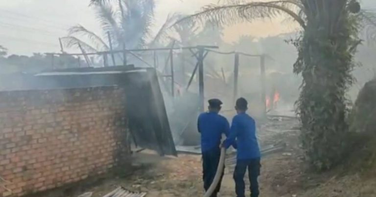 ‘Anak Derhaka, Tak Cium Bau Syurga.’ Berang Tak Diberi Wang, Remaja Bakar Rumah Ibu Bapa