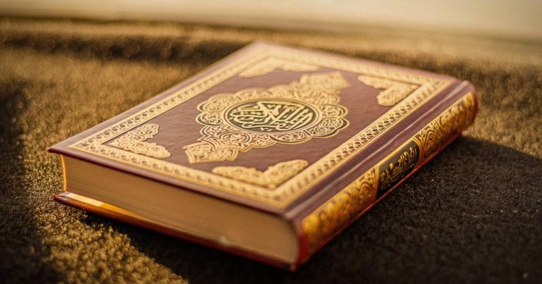 ‘Kurang Peka Cara Lupuskan Al-Quran, Tergamak Buang Ke Longkang.’ Kitab Suci Sepatutnya Dijunjung