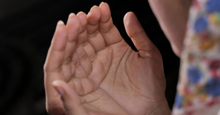 Sengaja Lewatkan Solat Isyak Untuk Lakukan Tahajud & Qiamullail, Ini Hukumnya