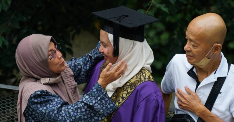 ‘Tak Bagi Duit Dekat Mak, Ayah Bukan Anak Derhaka.’ Kita Bukan Lahirkan Anak Untuk Hambakan Mereka