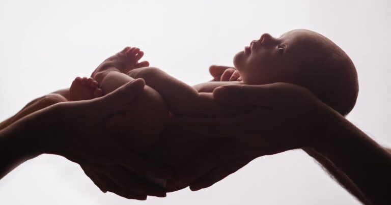 ‘Mak Kandung, Baik Buruk Anak Tetap Disayang.’ TAPI Mak Angkat, Sekali Anak Tersilap Langkah Terus Dibuang