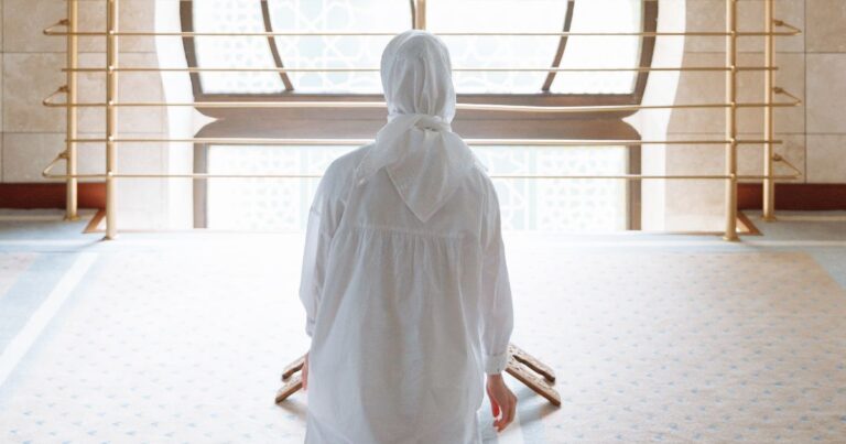 ‘Saya Jaga Solat Tapi Hidup Tetap Susah, Suami Pemalas, Anak Degil Tak Pandai!’ Ustaz Jawab Dilema Wanita Ini