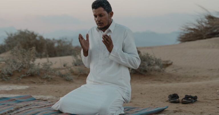 Doa Wajib Hafal Bila Usia Dah Masuk 40 Tahun, Amalkan Setiap Kali Lepas Solat