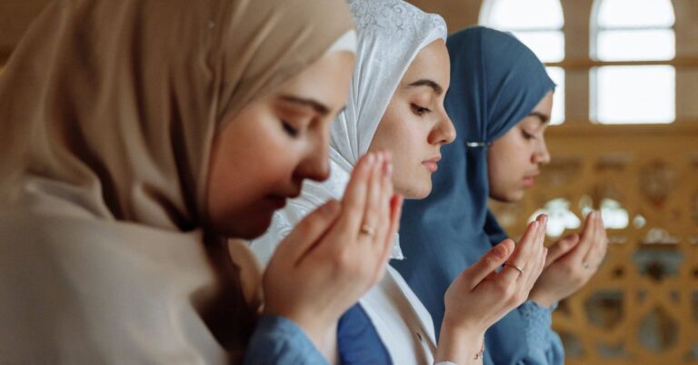 Untung Jika Ada Ramai Anak Perempuan…Pelindung Ibu Bapa Dari Api Neraka, Buka Jalan Ke Syurga