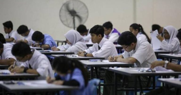 Ketika Anak Sedang Jawab Peperiksaan SPM Ibu Bapa Amalkan Doa & Zikir  Ini