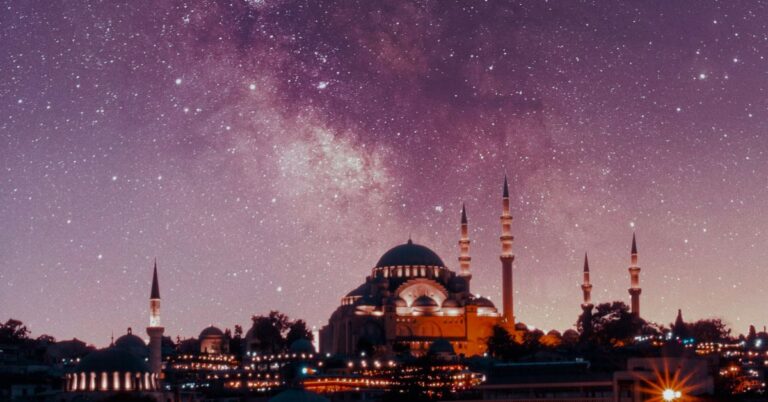 Hikmah Disembunyikan Malam Lailatul Qadar