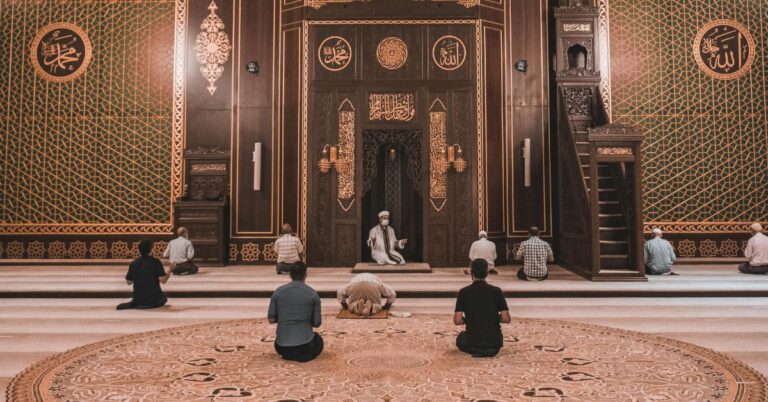 Tiga Ganjaran Besar Buat Mereka Yang Menunggu Waktu Untuk Solat