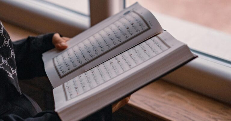 Baca Al-Quran Suara Kena Kuat Atau Perlahan, Mana Lebih Afdal