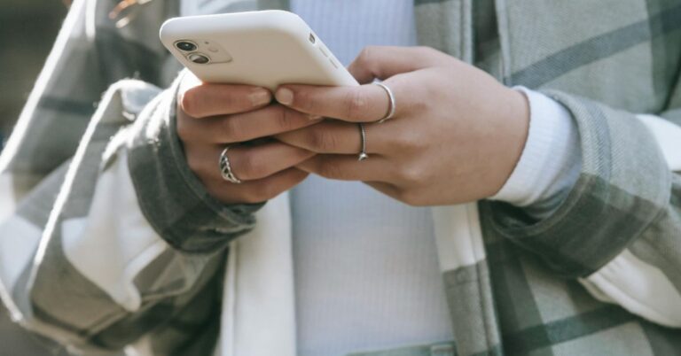 Berhentilah Sebarkan Aib Sendiri, Keluarga Atau Orang Yang Tidak Disukai. Dosa Aib Dibalas Aib Juga