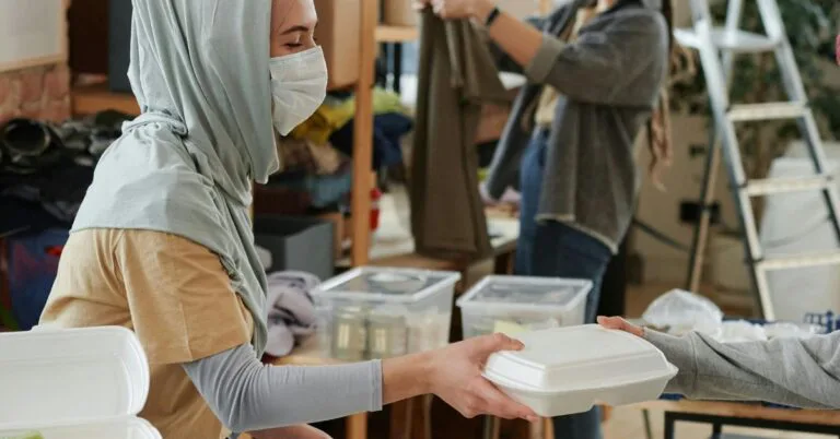 4 Amalan Agar Sentiasa ‘Dikejar’ Rezeki