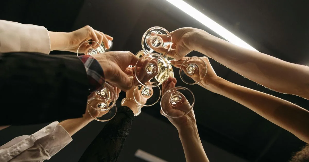 Kalau Hadir Majlis Tapi Ada Hidang Arak, Tinggalkan